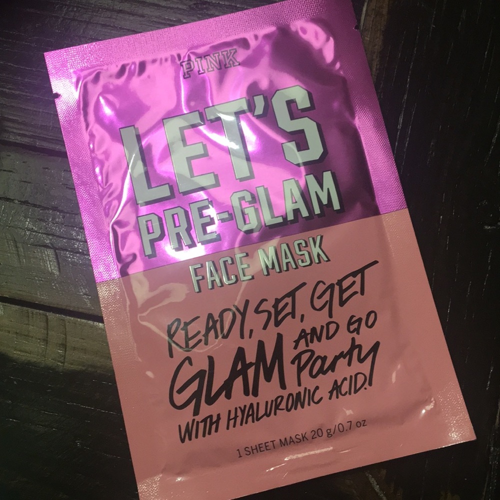 A brand new PINK face mask!